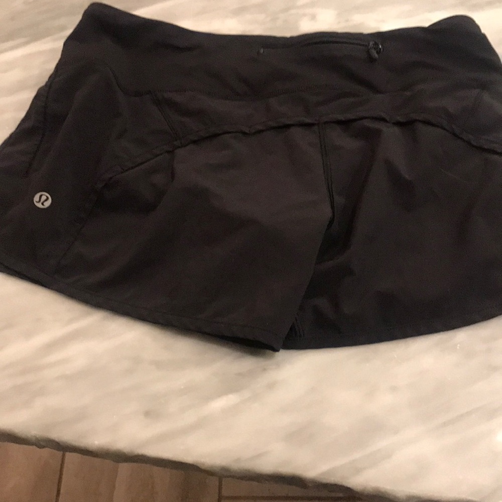 Black lululemon shorts 4”